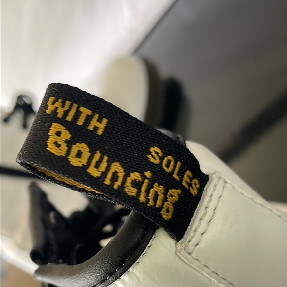 Dr.martins white Translucent Sole with Cross Logo lace up side s
Zipper unisex - Picture 14 of 14